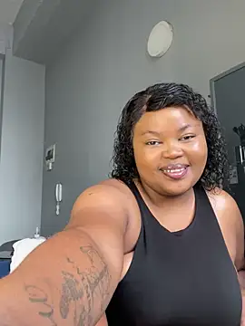 Curveysinaa online show from 02/21/26, 08:04