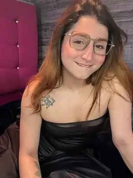 Snapshot of kamel-ayesha chatting on 01/02/25, 04:46 kamel-ayesha online show from 01/02/25, 04:46