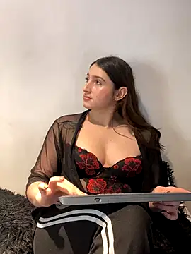 Snapshot of kamel-ayesha chatting on 10/21/25, 05:35 kamel-ayesha online show from 10/21/25, 05:35