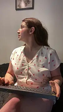 Snapshot of kamel-ayesha chatting on 11/26/25, 08:32 kamel-ayesha online show from 11/26/25, 08:32