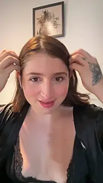 Snapshot of kamel-ayesha chatting on 12/15/25, 02:21 kamel-ayesha online show from 12/15/25, 02:21