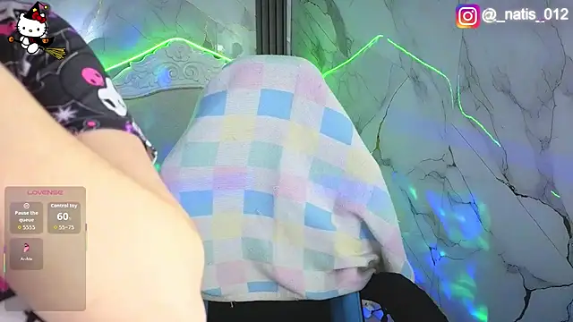 Snapshot of merloth_sub chatting on 10/28/25, 03:21 merloth sub online show from 10/28/25, 03:21