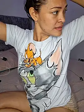 Snapshot of Sara_P10 chatting on 03/15/25, 08:04 Sara P10 online show from 03/15/25, 08:04