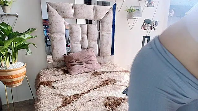 mariana cruzz online show from 11/27/25, 02:52