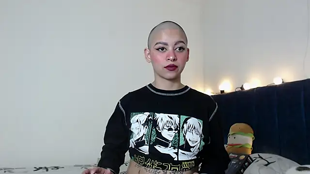 Snapshot of Bitsy_Messy chatting on 12/19/24, 04:45 Bitsy Messy online show from 12/19/24, 04:45