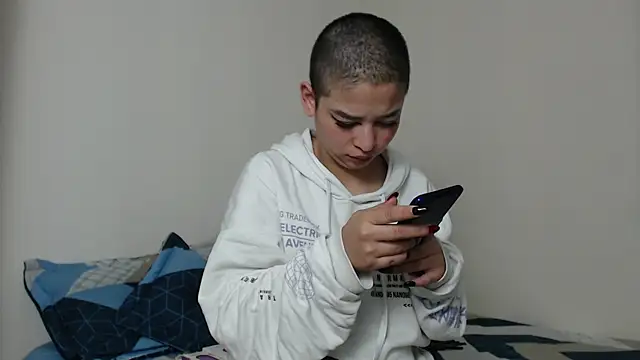 Snapshot of Bitsy_Messy chatting on 01/04/25, 10:16 Bitsy Messy online show from 01/04/25, 10:16