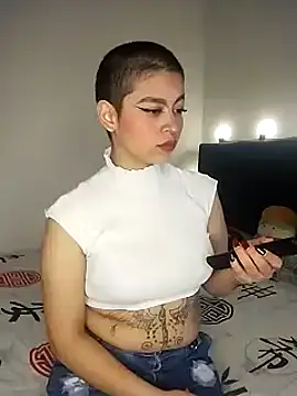 Snapshot of Bitsy_Messy chatting on 01/13/25, 10:56 Bitsy Messy online show from 01/13/25, 10:56