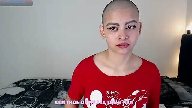 Snapshot of Bitsy_Messy chatting on 01/18/25, 04:10 Bitsy Messy online show from 01/18/25, 04:10