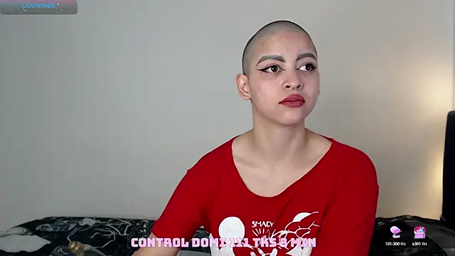 Snapshot of Bitsy_Messy chatting on 01/18/25, 07:48 Bitsy Messy online show from 01/18/25, 07:48