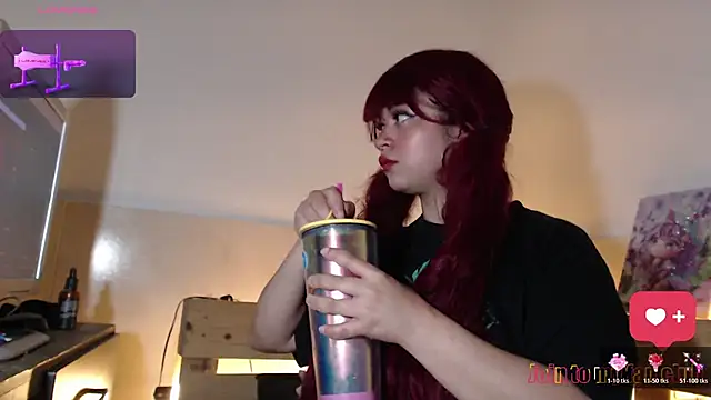 Snapshot of Bitsy_Messy chatting on 11/19/25, 06:13 Bitsy Messy online show from 11/19/25, 06:13