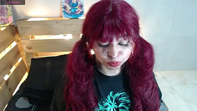 Snapshot of Bitsy_Messy chatting on 11/29/25, 02:14 Bitsy Messy online show from 11/29/25, 02:14