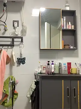 Aimeil online show from 10/03/25, 04:37