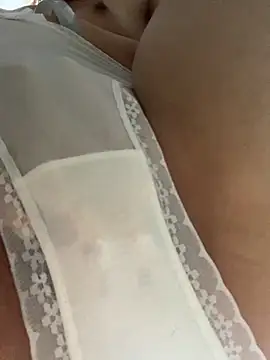 Aimeil online show from 10/31/25, 06:47