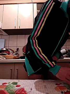 Snapshot of vulpe8400 chatting on 02/22/25, 06:06 vulpe8400 online show from 02/22/25, 06:06