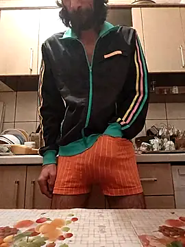 Snapshot of vulpe8400 chatting on 10/12/25, 06:51 vulpe8400 online show from 10/12/25, 06:51