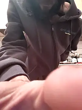 Snapshot of vulpe8400 chatting on 11/23/25, 10:31 vulpe8400 online show from 11/23/25, 10:31