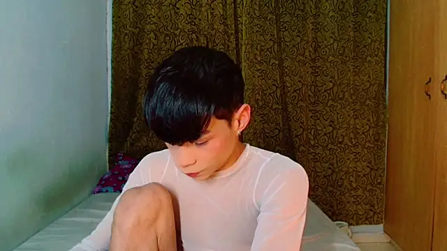 femboykeene online show from 11/20/25, 10:42