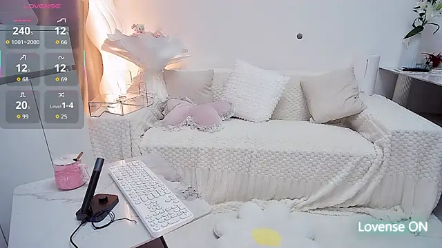 Feifei-cn online show from 11/10/25, 01:32