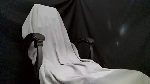 Snapshot of Bo-Qiang chatting on 11/23/25, 04:51 Bo-Qiang online show from 11/23/25, 04:51