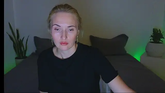 AlisssaRose online show from 03/20/25, 08:19