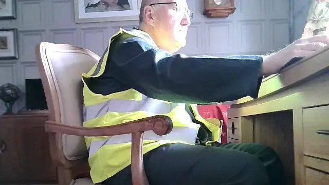 Adamdaddybear online show from 02/26/25, 01:41