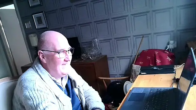 Adamdaddybear online show from 03/06/25, 01:14