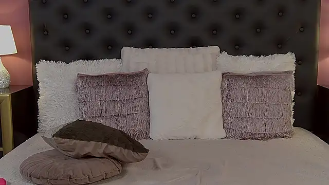 JaquelineM online show from 02/03/26, 07:57