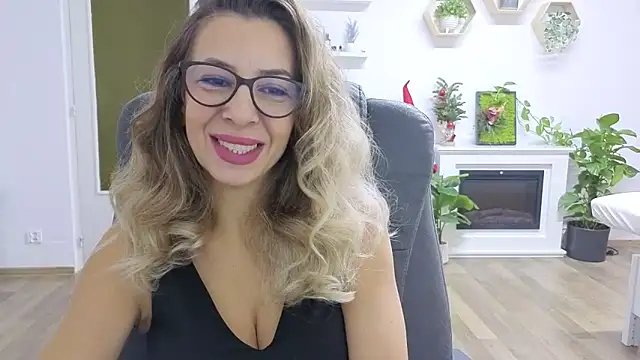 SukyGirl online show from 11/25/25, 08:58