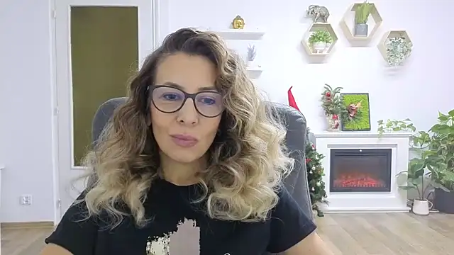 SukyGirl online show from 12/02/25, 10:53