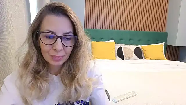 SukyGirl online show from 02/02/26, 11:42