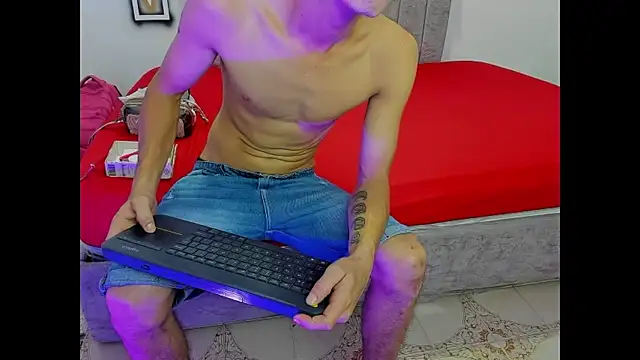 Snapshot of dirty_couple22 chatting on 01/08/26, 01:57 dirty couple22 online show from 01/08/26, 01:57