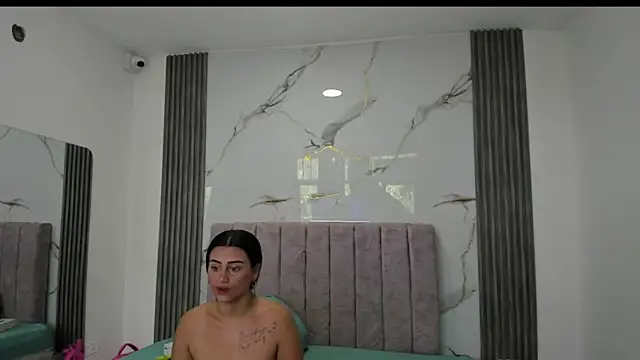 Snapshot of dirty_couple22 chatting on 06/18/26, 02:43 dirty couple22 online show from 06/18/26, 02:43