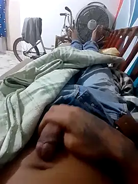 Snapshot of elcobin chatting on 02/15/25, 01:27 elcobin online show from 02/15/25, 01:27