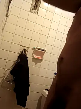 Snapshot of elcobin chatting on 10/05/25, 02:43 elcobin online show from 10/05/25, 02:43