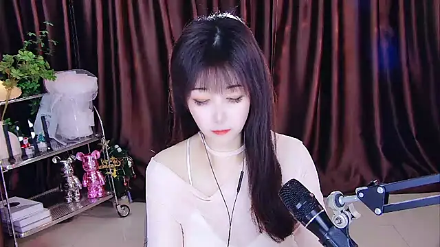 Snapshot of xiaoya666--baby chatting on 02/23/25, 01:57 xiaoya666--baby online show from 02/23/25, 01:57
