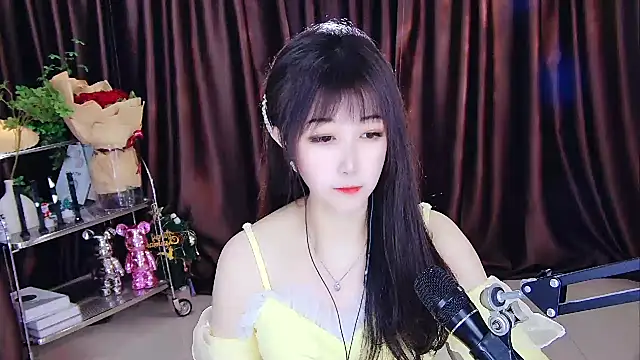 Snapshot of xiaoya666--baby chatting on 02/26/25, 02:46 xiaoya666--baby online show from 02/26/25, 02:46