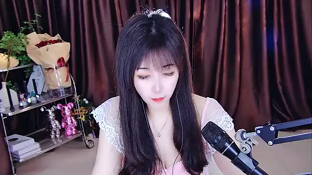 Snapshot of xiaoya666--baby chatting on 03/01/25, 02:04 xiaoya666--baby online show from 03/01/25, 02:04