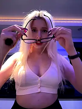 Snapshot of XMelissaX chatting on 10/03/25, 09:23 XMelissaX online show from 10/03/25, 09:23