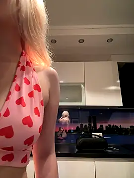 Snapshot of XMelissaX chatting on 10/22/25, 07:35 XMelissaX online show from 10/22/25, 07:35