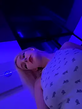 Snapshot of XMelissaX chatting on 12/03/25, 07:56 XMelissaX online show from 12/03/25, 07:56