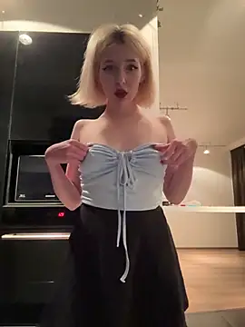 Snapshot of XMelissaX chatting on 05/17/26, 09:33 XMelissaX online show from 05/17/26, 09:33