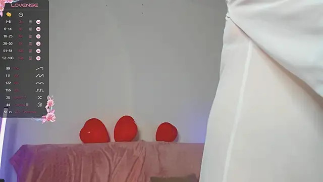 Snapshot of alysia_storm chatting on 02/14/25, 06:40 alysia storm online show from 02/14/25, 06:40