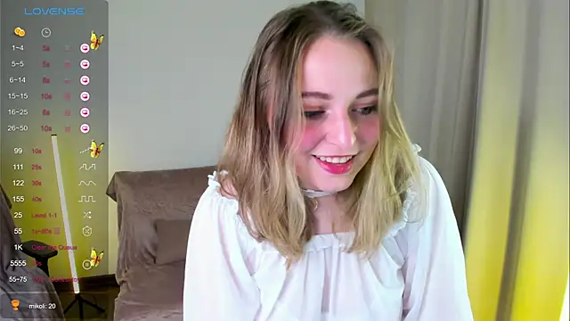 Snapshot of alysia_storm chatting on 10/03/25, 07:22 alysia storm online show from 10/03/25, 07:22