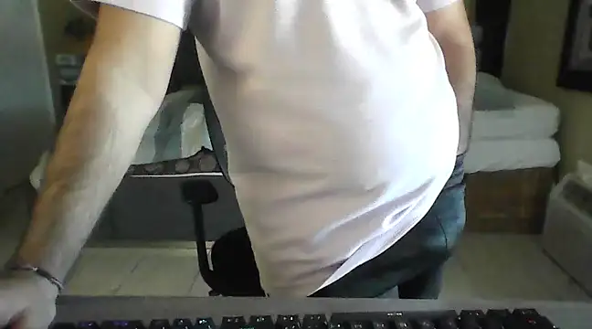 Snapshot of cryptoman1119 chatting on 02/20/25, 10:04 cryptoman1119 online show from 02/20/25, 10:04