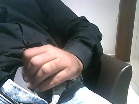 Snapshot of cryptoman1119 chatting on 12/03/25, 11:52 cryptoman1119 online show from 12/03/25, 11:52