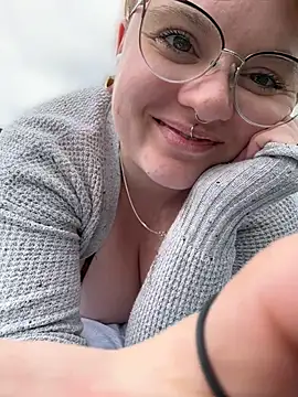 Sweetleeahxx online show from 05/11/26, 04:04