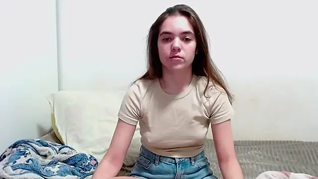 Snapshot of SallyMkn chatting on 12/15/24, 01:00 SallyMkn online show from 12/15/24, 01:00