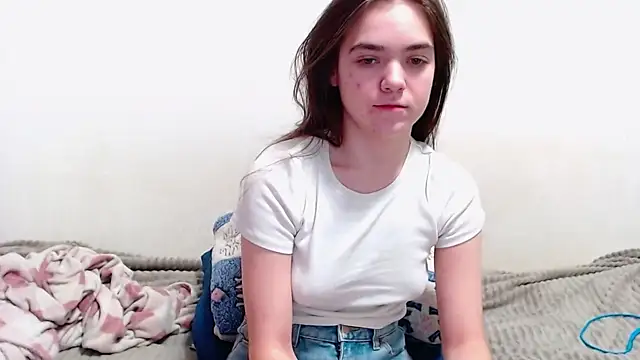 Snapshot of SallyMkn chatting on 02/07/25, 12:39 SallyMkn online show from 02/07/25, 12:39