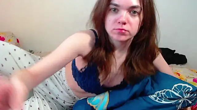 Snapshot of SallyMkn chatting on 05/05/26, 12:02 SallyMkn online show from 05/05/26, 12:02