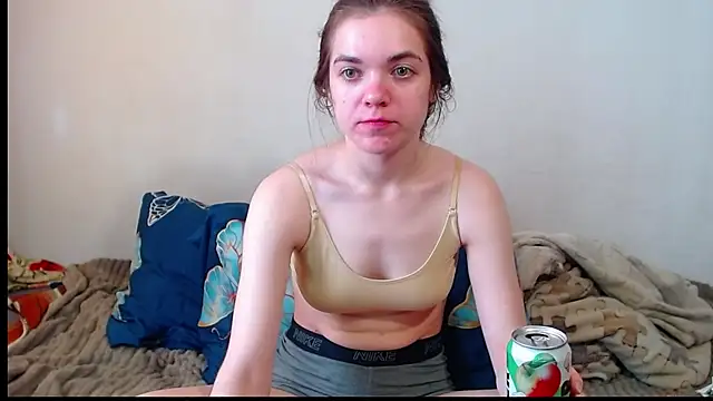 Snapshot of SallyMkn chatting on 07/04/26, 11:38 SallyMkn online show from 07/04/26, 11:38